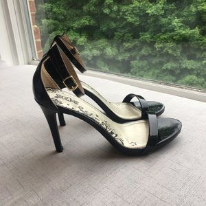 Black stewpot heels
